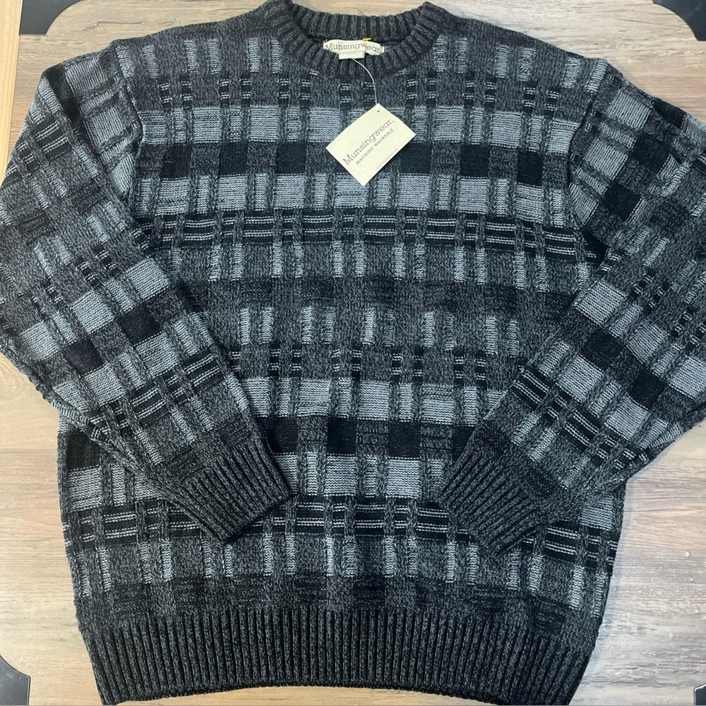 NWT Men's Munsingwear Sweater Black/Gray Knit Crew Neck Ribbed Top Size M